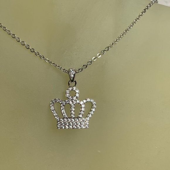 NWOT Silver Tone Pave CZ Crown Pendant + Chain - Picture 2 of 4